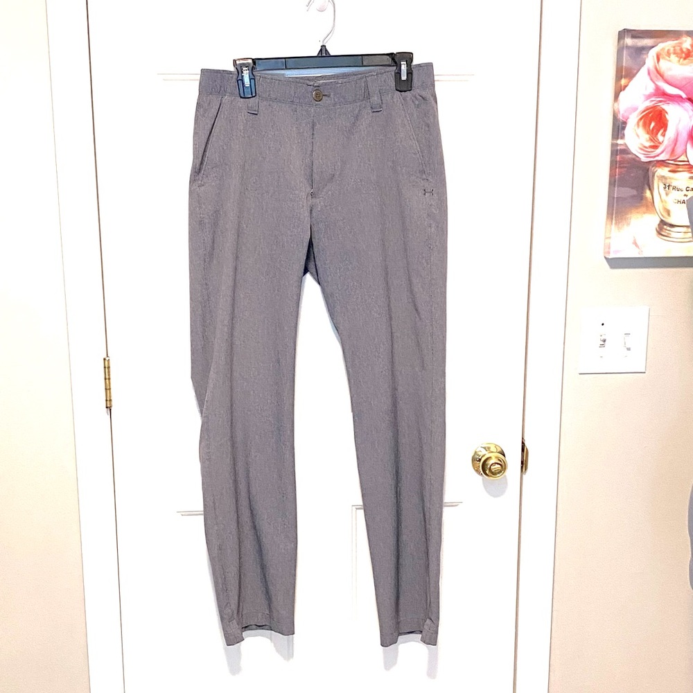UnderArmor Men’s loose Grey slacks 32/32 667